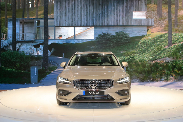 volvo-u-americi-predstavlja-nove-v60-i-xc40-inscription-modele