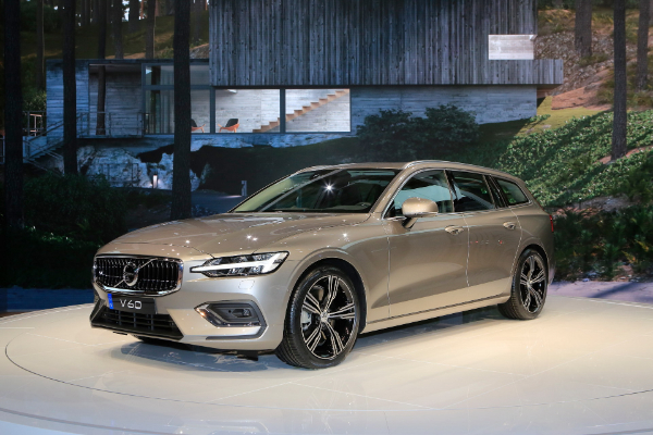 volvo-u-americi-predstavlja-nove-v60-i-xc40-inscription-modele