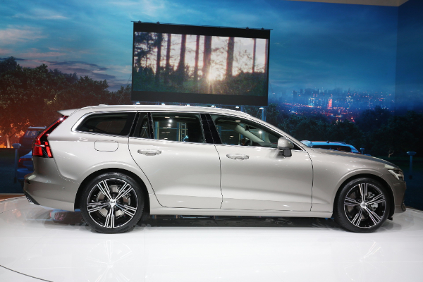 volvo-u-americi-predstavlja-nove-v60-i-xc40-inscription-modele