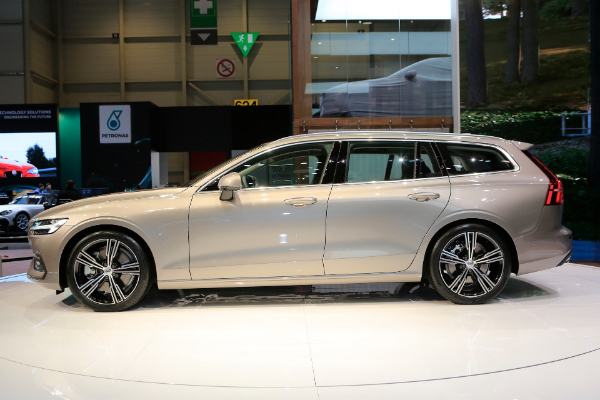 volvo-u-americi-predstavlja-nove-v60-i-xc40-inscription-modele