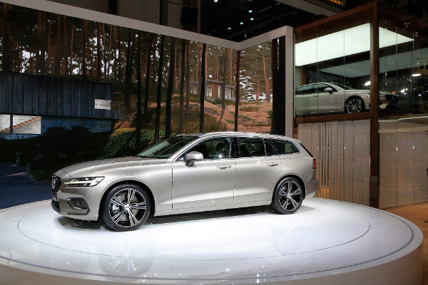 volvo-u-americi-predstavlja-nove-v60-i-xc40-inscription-modele