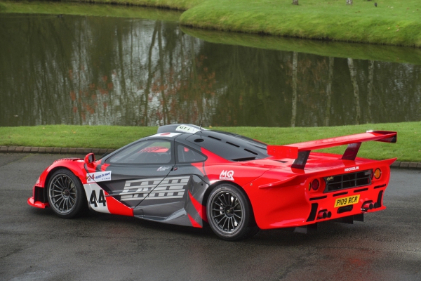 ulicno-legalni-f1-gtr-longtail-deluje-suvise-dobro-da-bi-bio-istinit