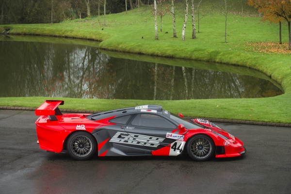 ulicno-legalni-f1-gtr-longtail-deluje-suvise-dobro-da-bi-bio-istinit