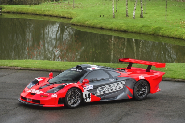 ulicno-legalni-f1-gtr-longtail-deluje-suvise-dobro-da-bi-bio-istinit