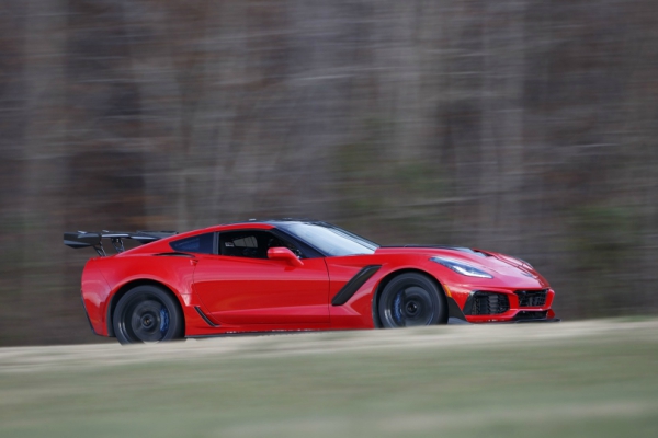 2019-corvette-zr1-stize-do-stotke-za-285-sekundi-