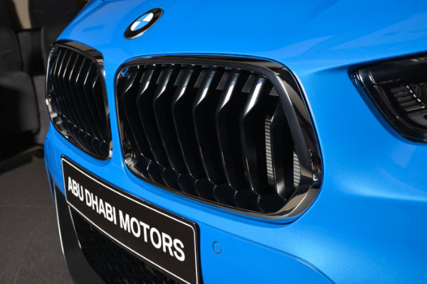 x2-sdrive20i-m-sport-izgleda-savrseno-u-misano-blue-bojiz-