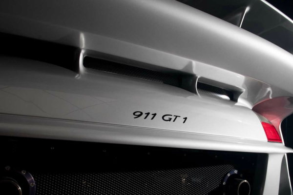 911-gt1-straßenversion-predstavalj-jos-jedan-zaboravljeni-superautomobil-devedesetih