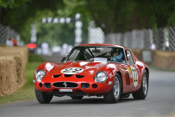 pirelli-podrzava-superelitu-novim-gumama-za-ferrari-250-gto-