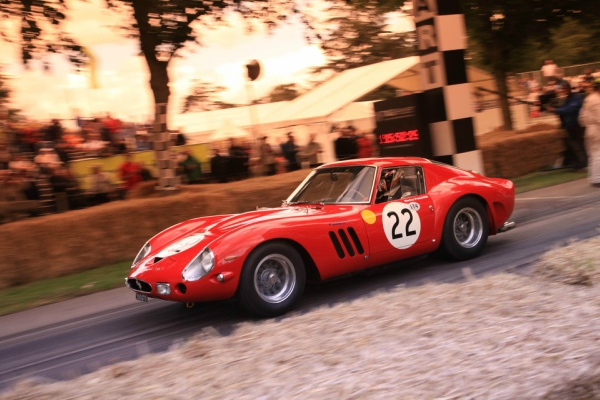 pirelli-podrzava-superelitu-novim-gumama-za-ferrari-250-gto-