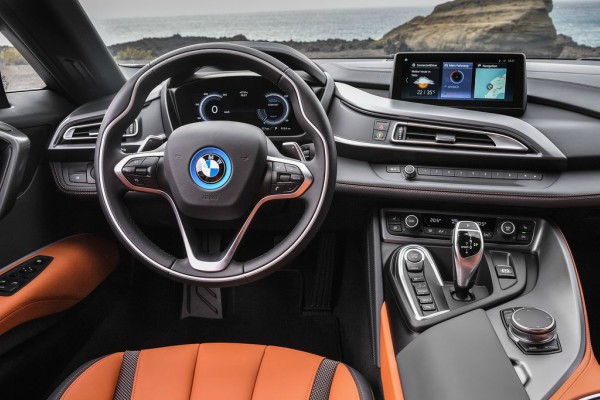 zvezde-bmw-standa-bmw-i8-roadster