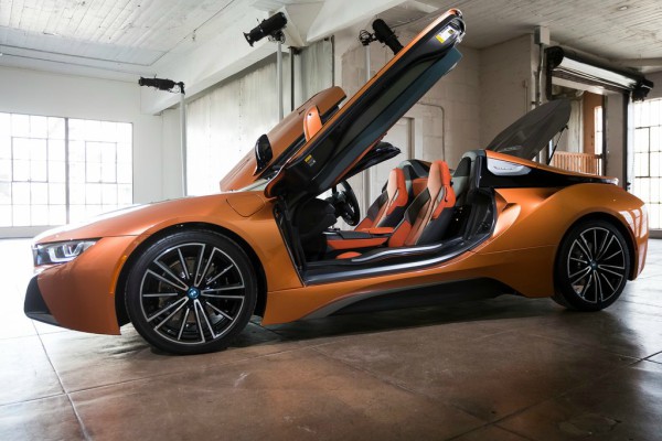 zvezde-bmw-standa-bmw-i8-roadster