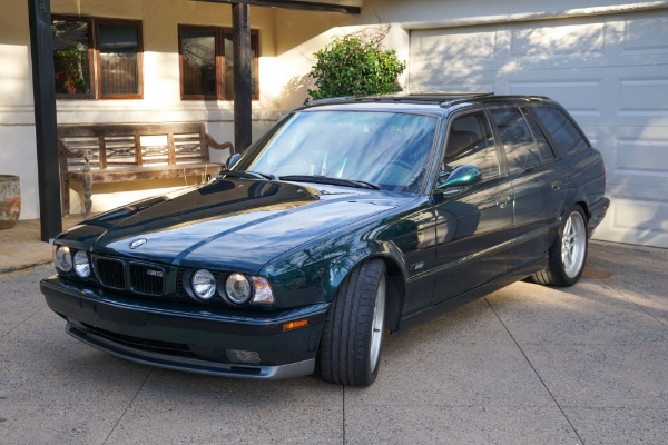 bmw-e34-m5-touring-predstavlja-savrseni-karavan