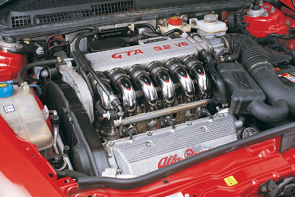 Zaljubiti se u Alfa Romeo 147 GTA V6 uopšte nije teško