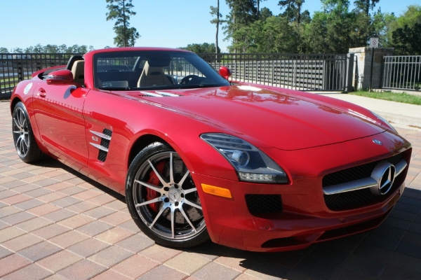 polovni-sls-amg-roadster-predstavlja-idealan-dodatak-svake-sportske-kolekcije