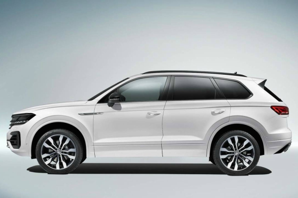 provozajmo-se-planinskim-putevima-u-vw-touareg-modelu