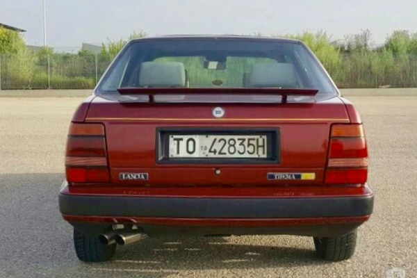 1987-lancia-thema-super-sedan-sa-ferrari-motorom