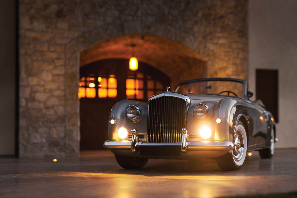 1956-bentley-s1-continental-predstavlja-koren-reci-elegancija