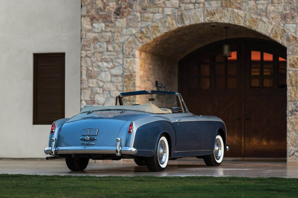 1956-bentley-s1-continental-predstavlja-koren-reci-elegancija