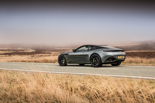 aston-martin-db11-amr-debituje-sa-630-ks-i-335-km-h-