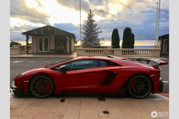 retki-razjareni-bik-aventador-dmc-edizione-gt