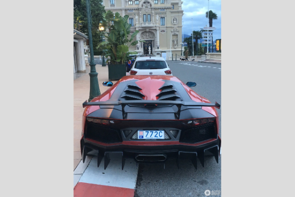 retki-razjareni-bik-aventador-dmc-edizione-gt