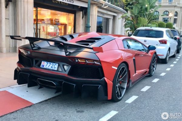 retki-razjareni-bik-aventador-dmc-edizione-gt