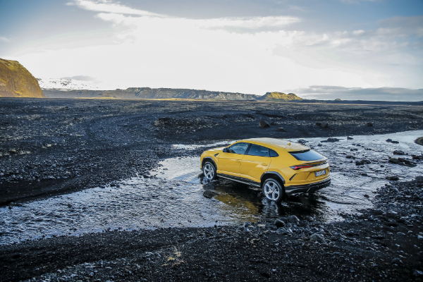 lamborghini-salje-armiju-urus-modela-na-island