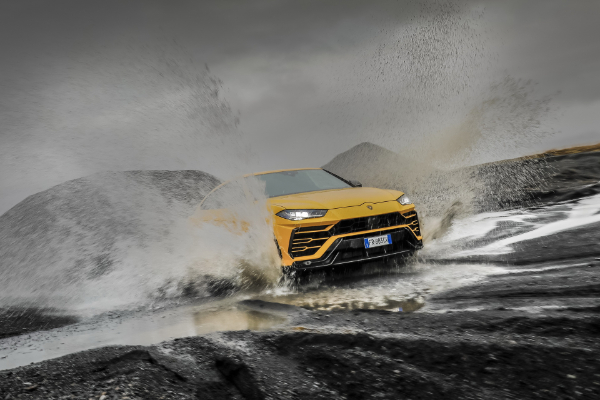 lamborghini-salje-armiju-urus-modela-na-island