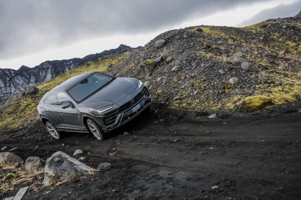 lamborghini-salje-armiju-urus-modela-na-island