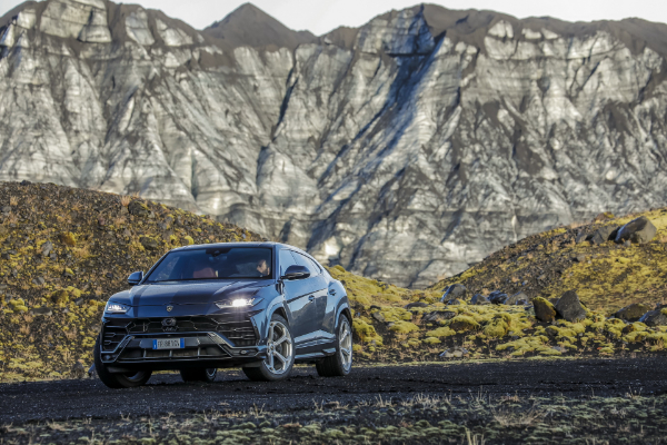 lamborghini-salje-armiju-urus-modela-na-island