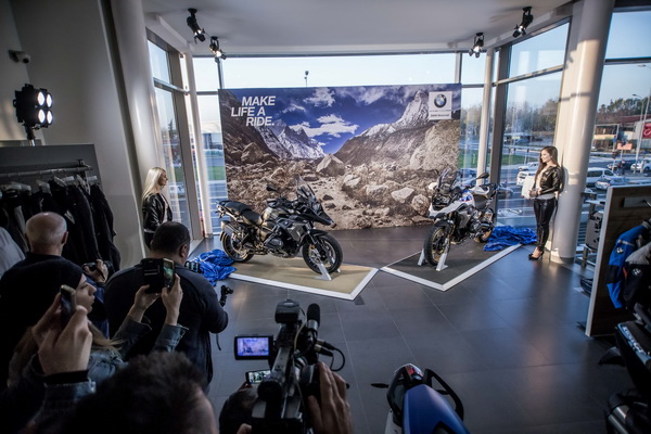 u-novom-bmw-motorrad-salonu-premijerno-predstavljen-bmw-r-1250-gs