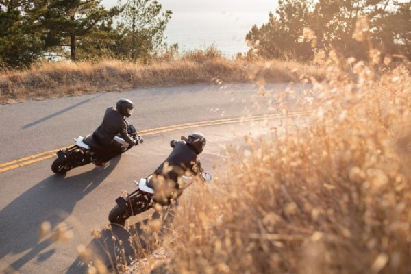 elektricni-supermotocikl-za-savrseno-iskustvo-tokom-voznje