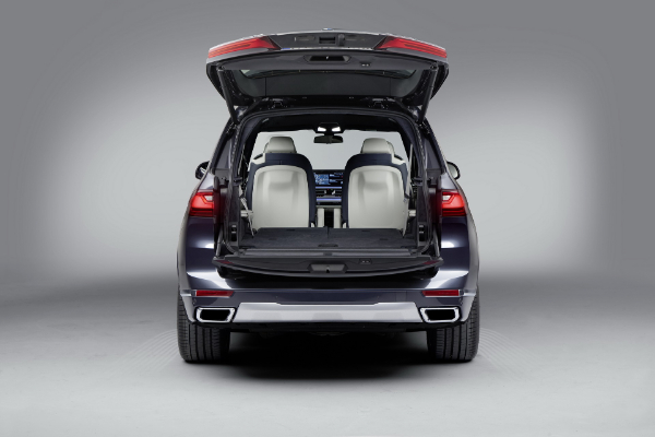 Novi X7 - Escalade veličina Rolls Royce luksuz