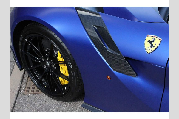 ferrari-f12tdf-mat-plavo-umetnicko-delo-od-milion-dolara