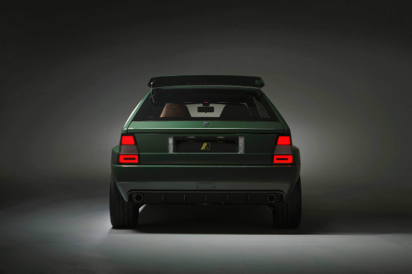 -lancia-delta-futurista-restomod-stize-na-trziste