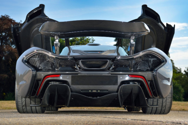 dzejson-baton-prodaje-svoj-velicanstevni-mclaren-p1-model