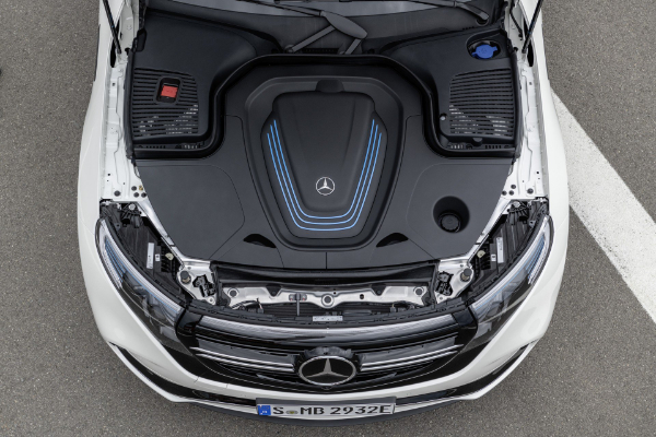 Mercedes ulazi u električnu eru sa novim EQC krosoverom
