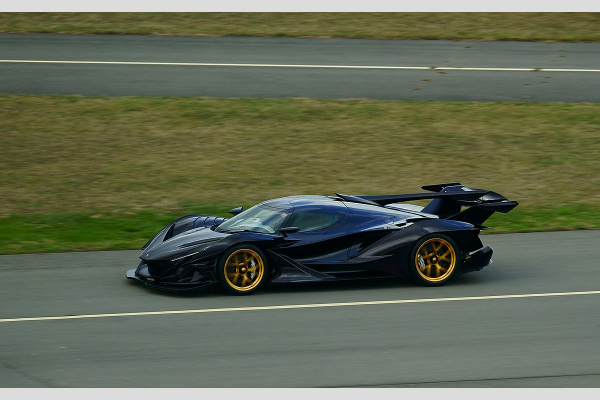 apollo-intensa-emozione-zvuci-ekstremnije-nego-sto-izgleda