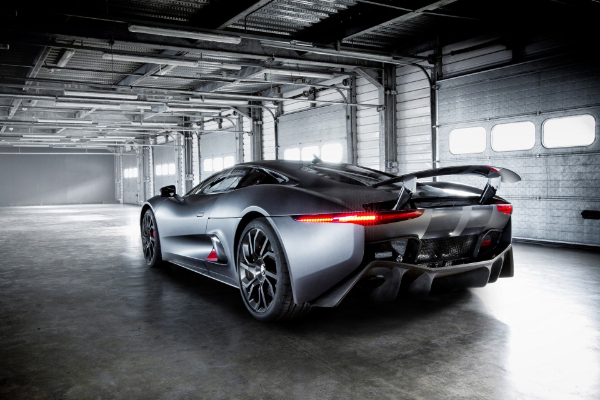 Jaguar radi na superautomobilu srednjeg motora i 550+ ks