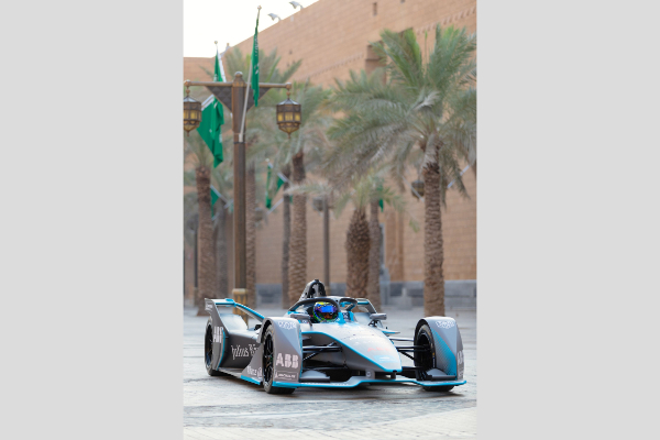 filipe-masa-predstavlja-novi-formula-e-model-u-saudijskoj-arabiji