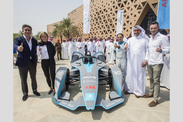 filipe-masa-predstavlja-novi-formula-e-model-u-saudijskoj-arabiji