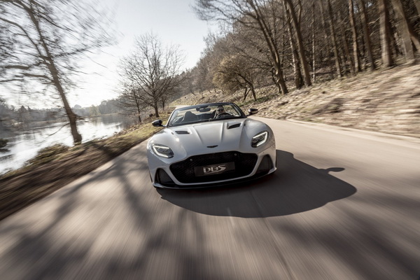 aston-martin-dbs-superleggera