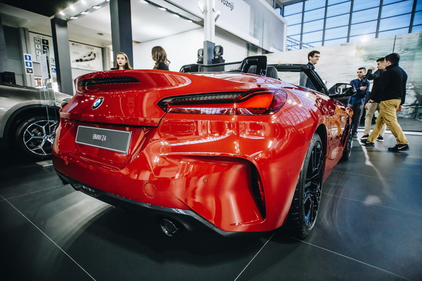 novi-bmw-z4-premijerno-na-54-salonu-automobila-u-beogradu