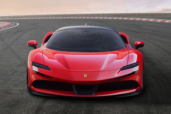 ferrari-predstavlja-sf90-stradale-model