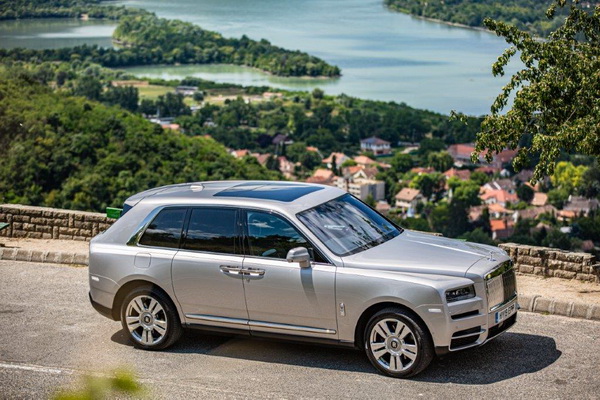 vozili-smo-najbolji-suv-na-svetu-rolls-royce-cullinan