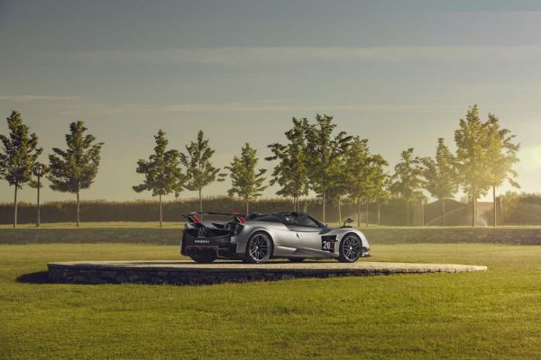 novi-pagani-huayra-bc-roadster