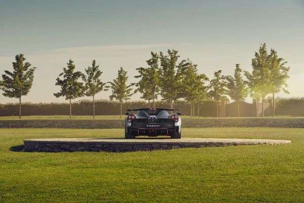 novi-pagani-huayra-bc-roadster