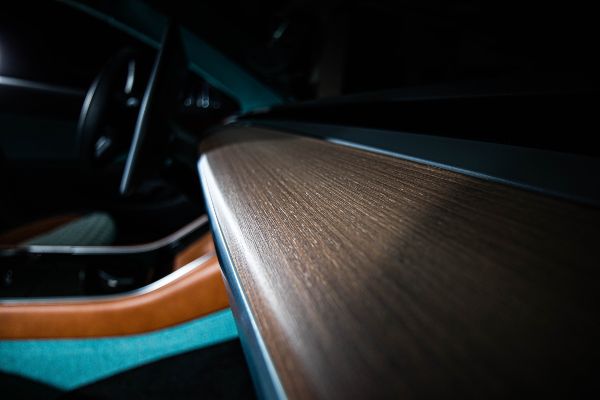 tesla-model-3-dobija-specijalni-vilner-enterijer