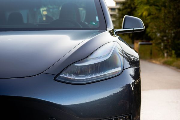 tesla-model-3-dobija-specijalni-vilner-enterijer