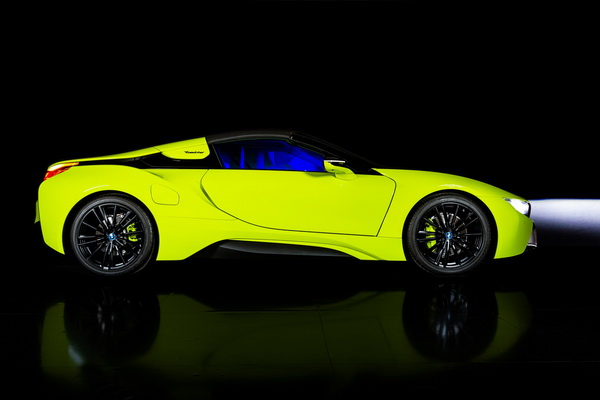 bmw-i-alcantara-predstavili-i8-limelight-model-